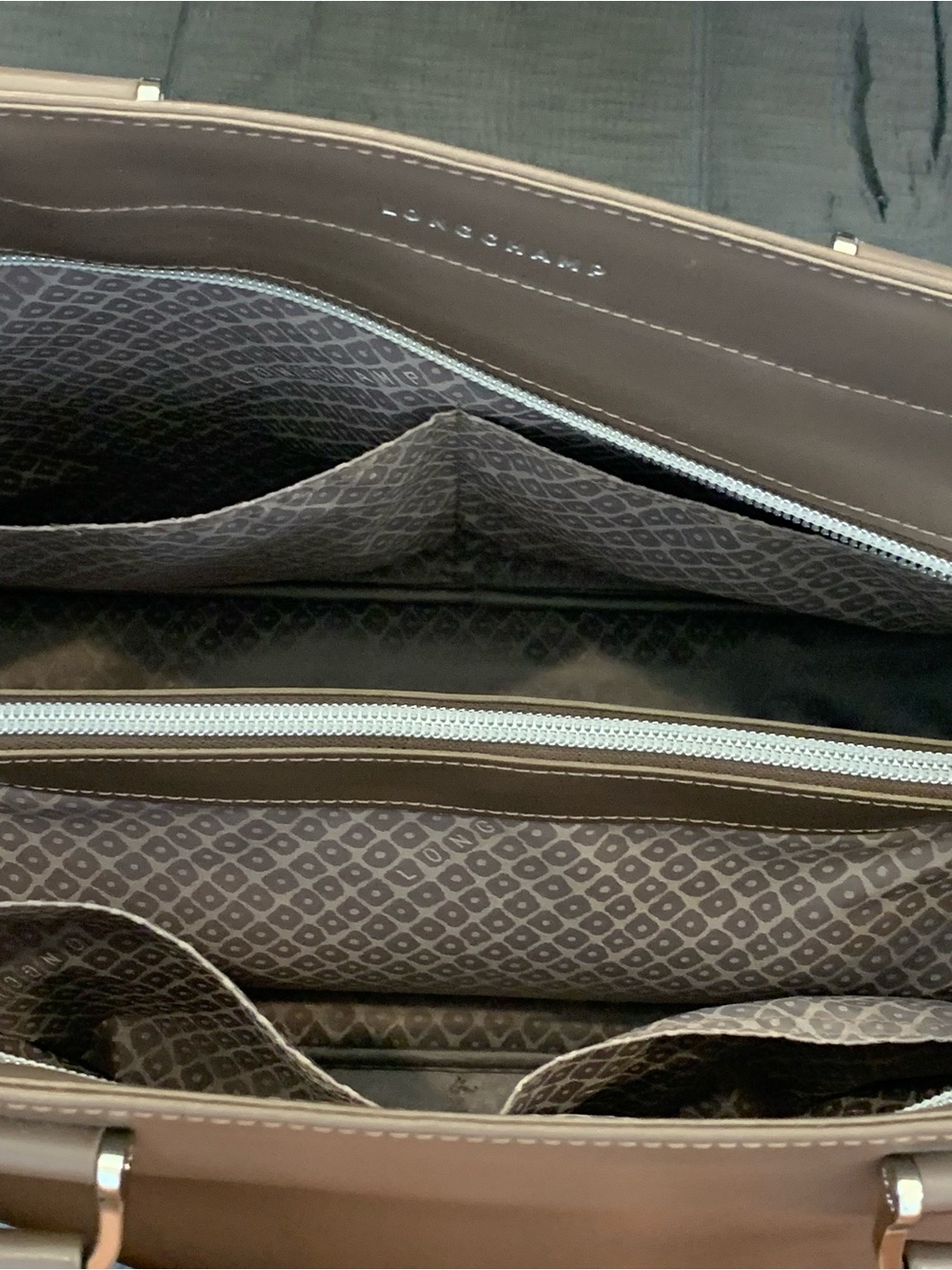 Longchamp Paris Leather Zip Tote Medium Taupe (015) Bag w/ Dust Bag EUC - Picture 8 of 10